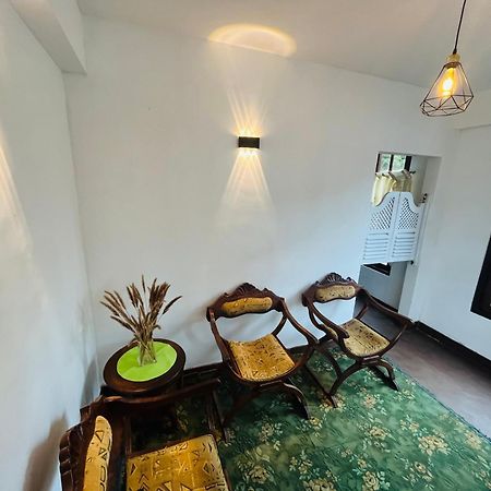 The Urban Hideout Apartment นูวาราเอลิยา ภายนอก รูปภาพ