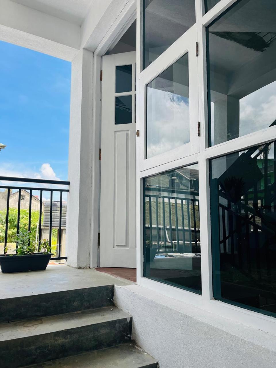 The Urban Hideout Apartment นูวาราเอลิยา ภายนอก รูปภาพ