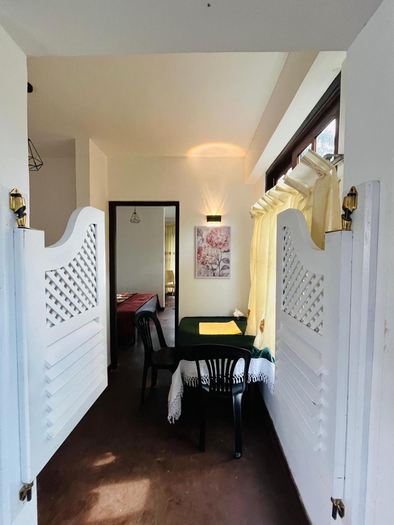 The Urban Hideout Apartment นูวาราเอลิยา ภายนอก รูปภาพ